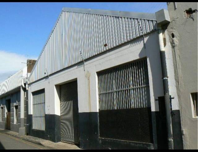 700M² WAREHOUSE TO LET IN SOUTH BEACH